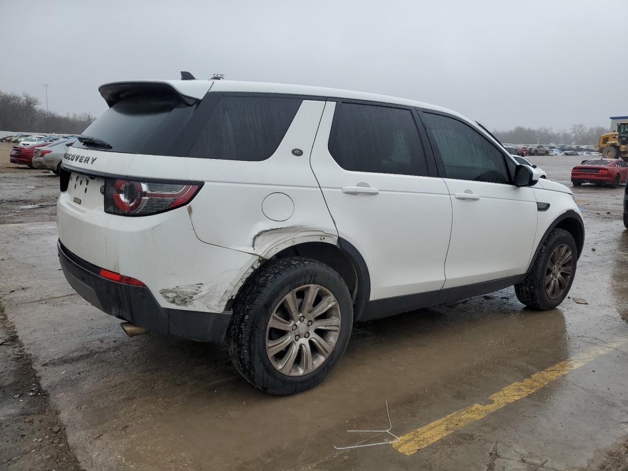 2016 Land Rover Discovery - Image 3