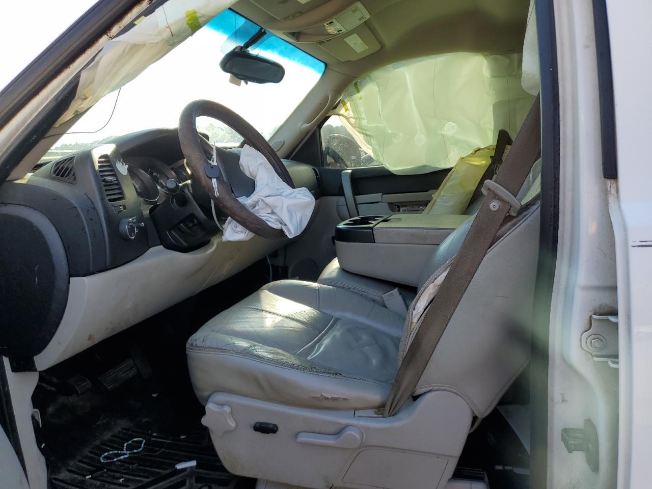 2010 Chevrolet Silverado - Image 7