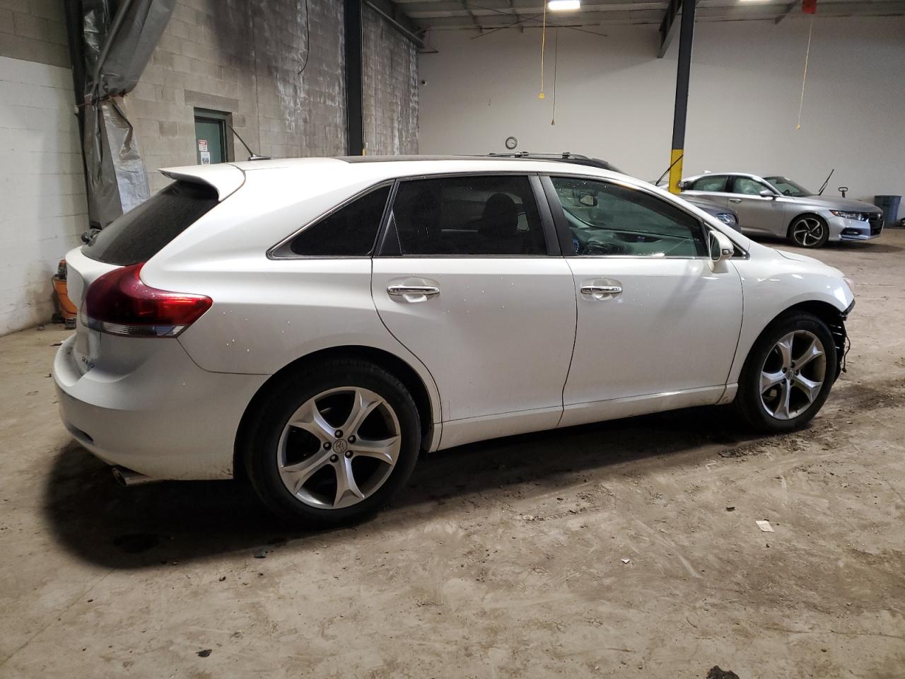 2013 Toyota Venza - Image 3