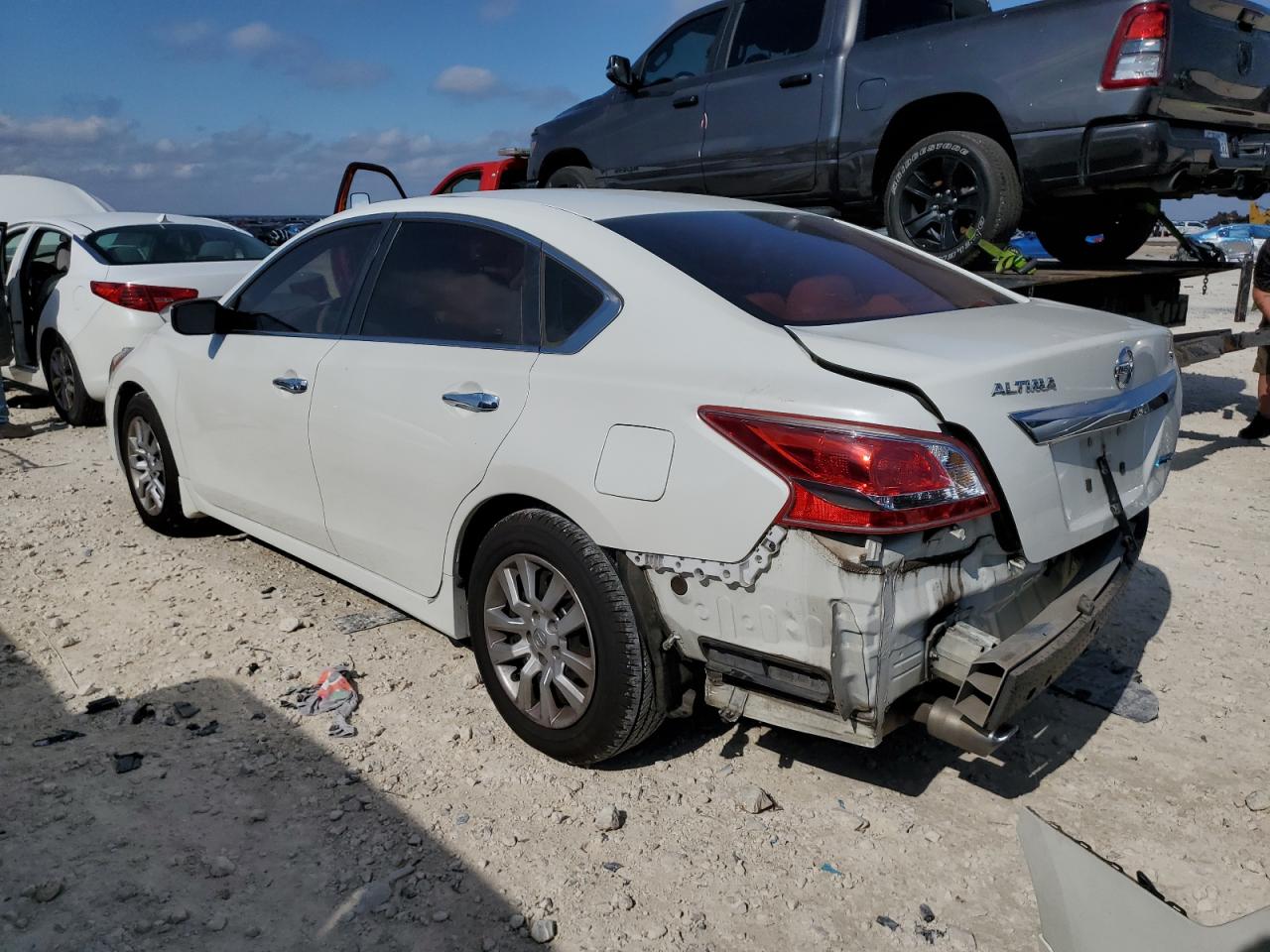 2013 Nissan Altima - Image 2