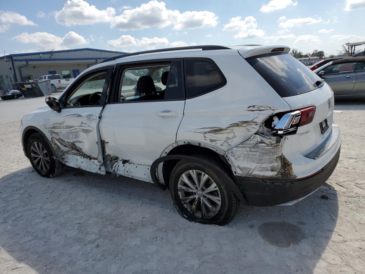 2019 Volkswagen Tiguan - Image 2