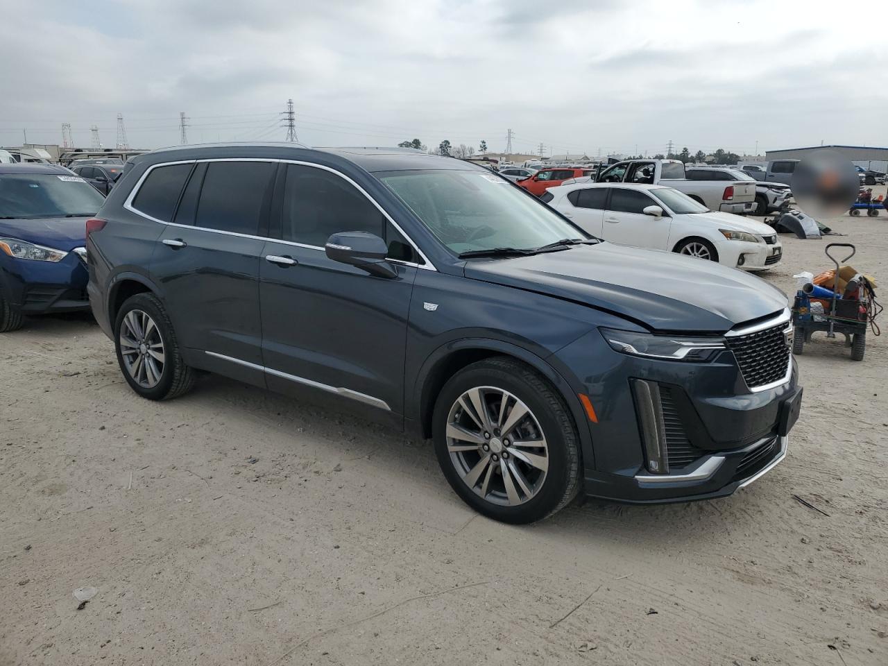 2021 Cadillac XT6 - Image 4