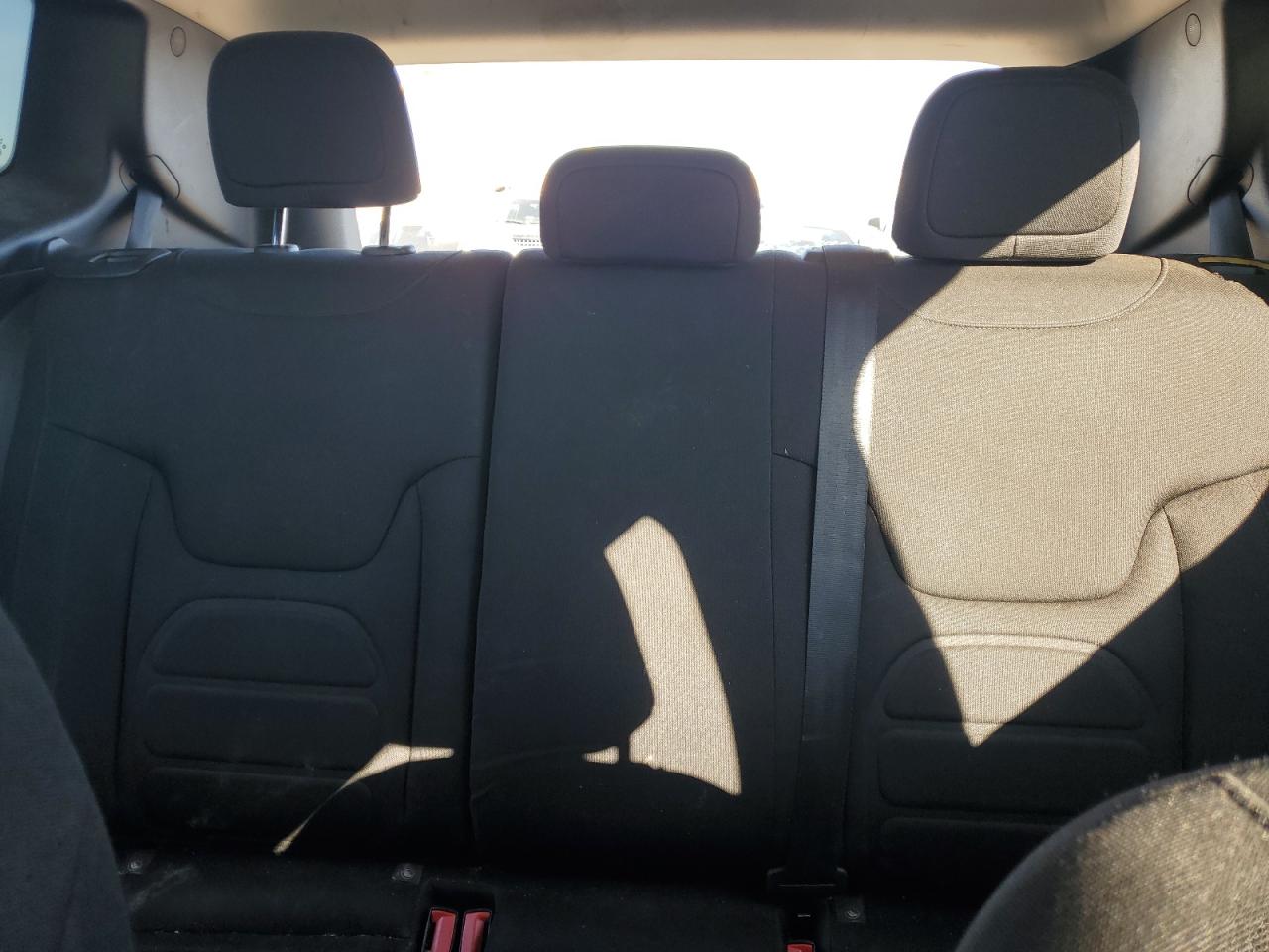 2018 Jeep Renegade - Image 10