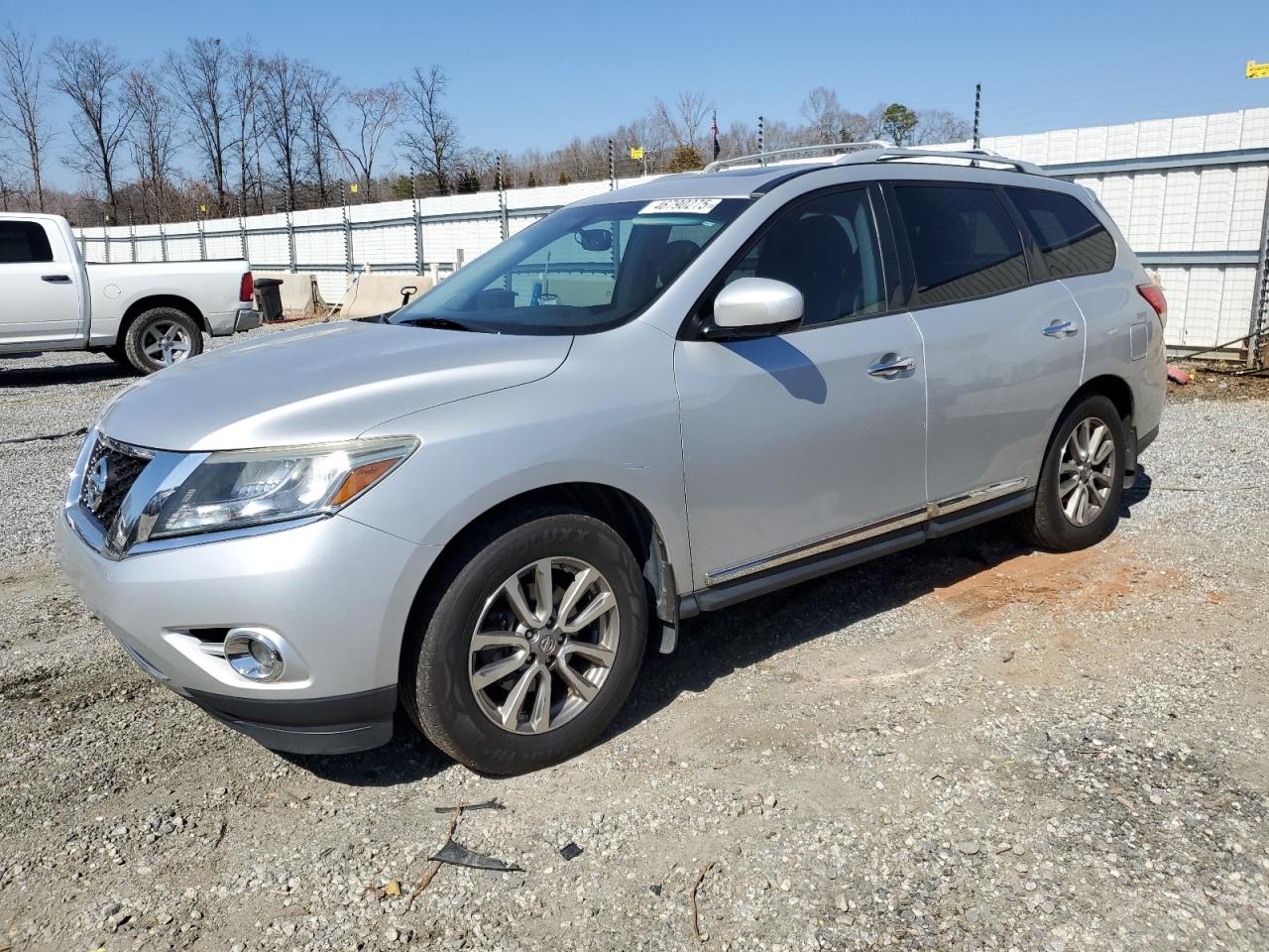 2015 Nissan Pathfinder - Image 1
