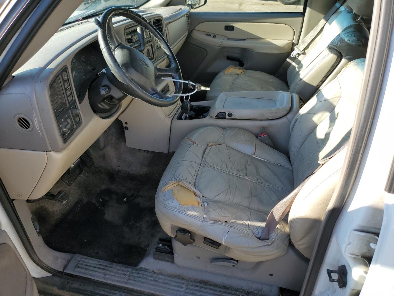 2002 Chevrolet Suburban - Image 7
