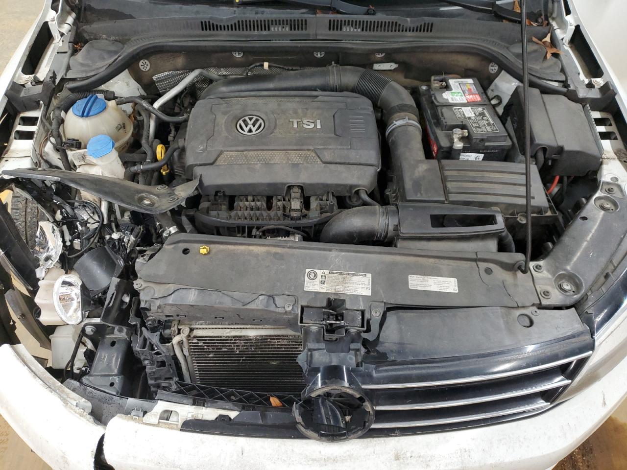 2015 Volkswagen Jetta - Image 11