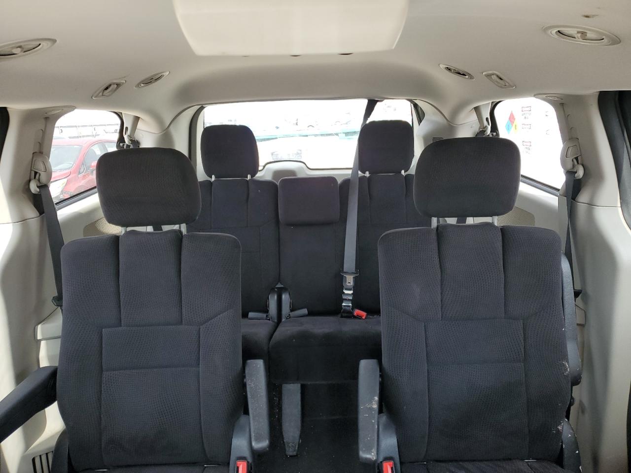 2013 Dodge Caravan - Image 10