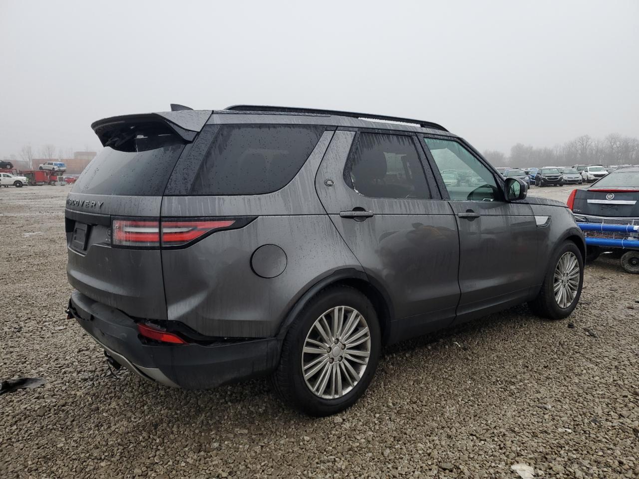 2017 Land Rover Discovery - Image 3