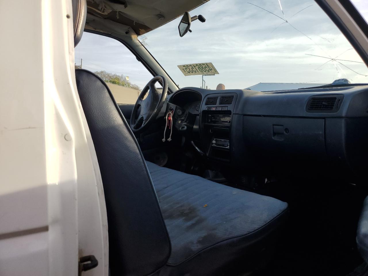 1995 Nissan Navara (Frontier) - Image 11