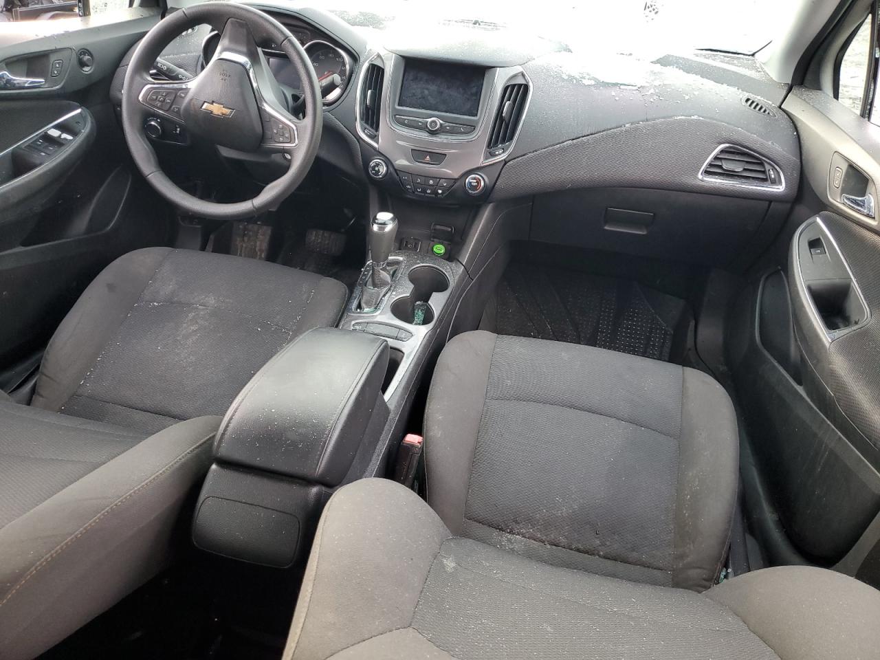 2019 Chevrolet Cruze - Image 8