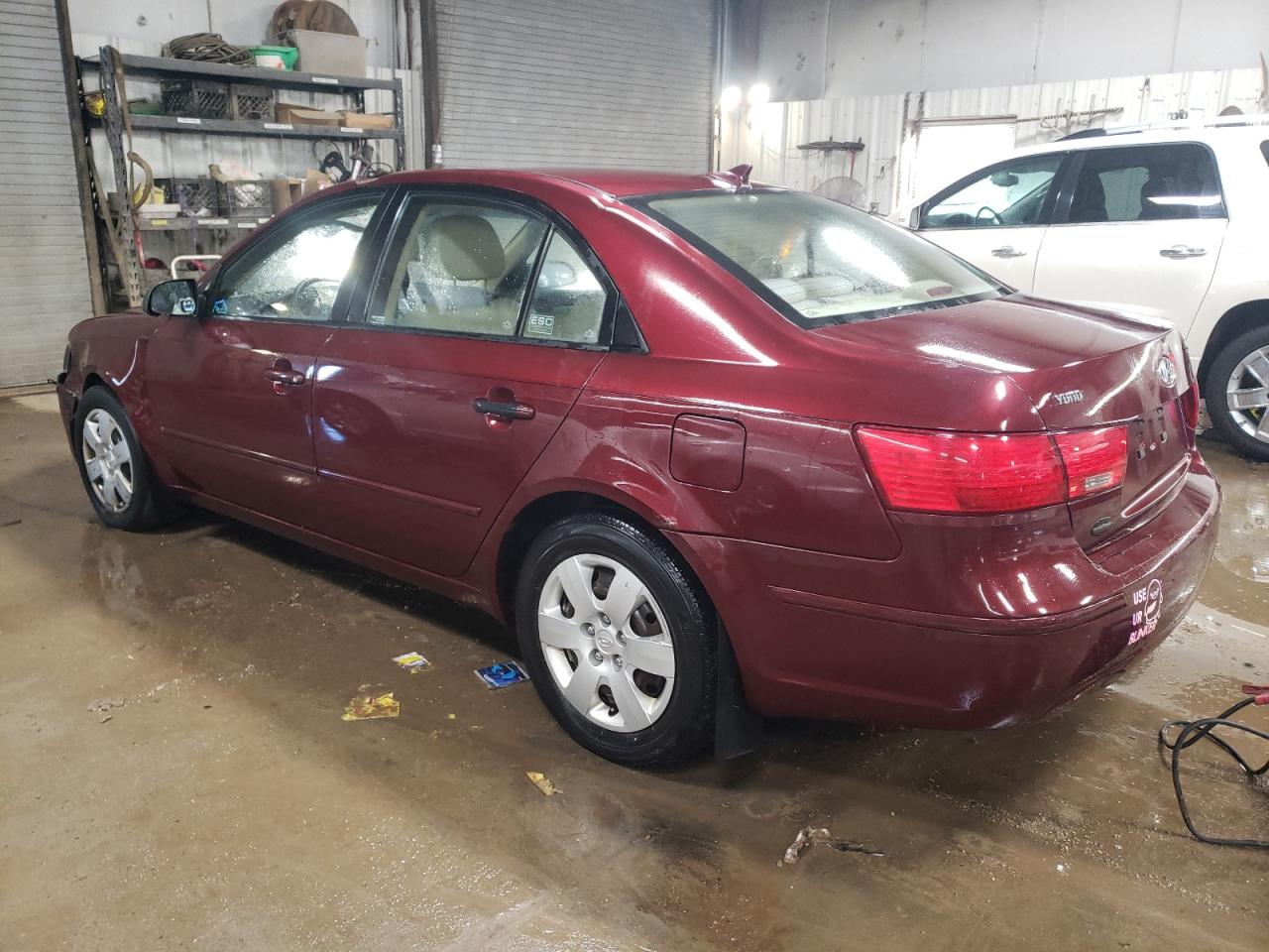 2009 Hyundai Sonata - Image 2
