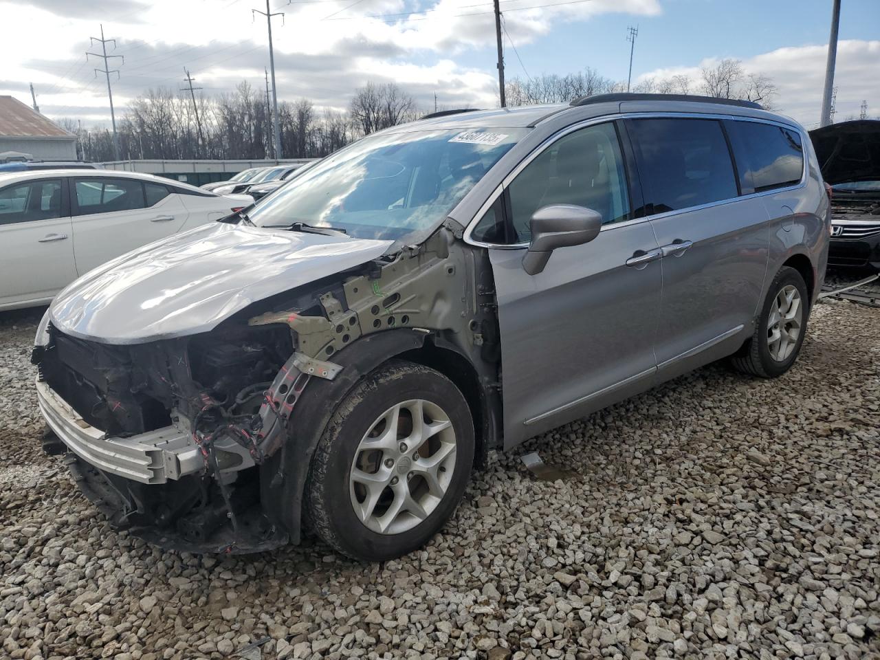 2017 Chrysler Pacifica - Image 1