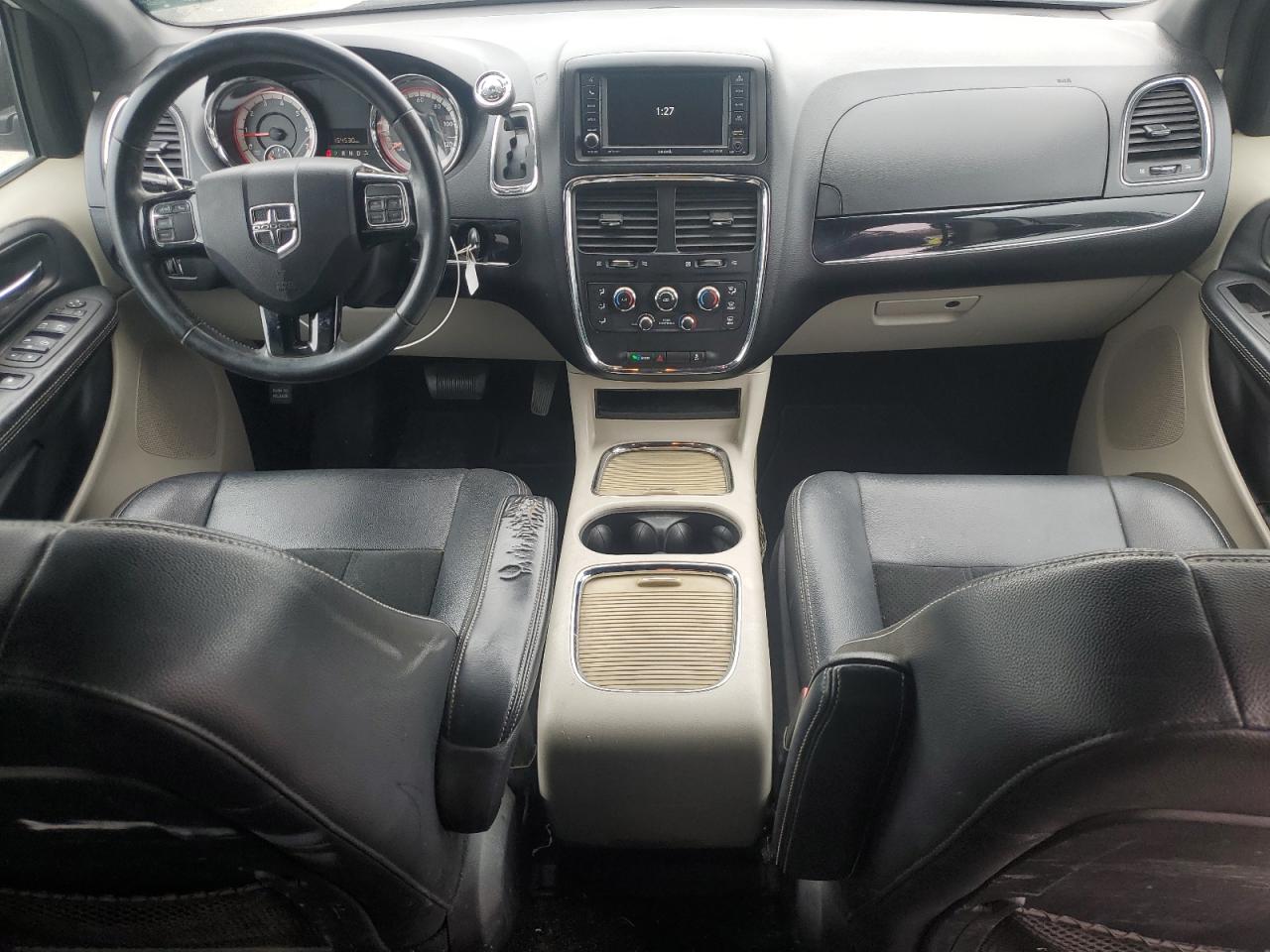 2017 Dodge Caravan - Image 8