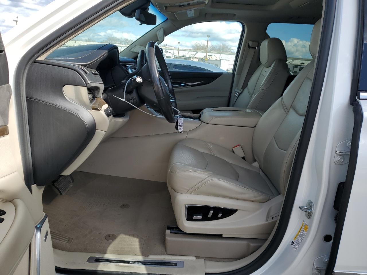 2020 Cadillac Escalade - Image 7