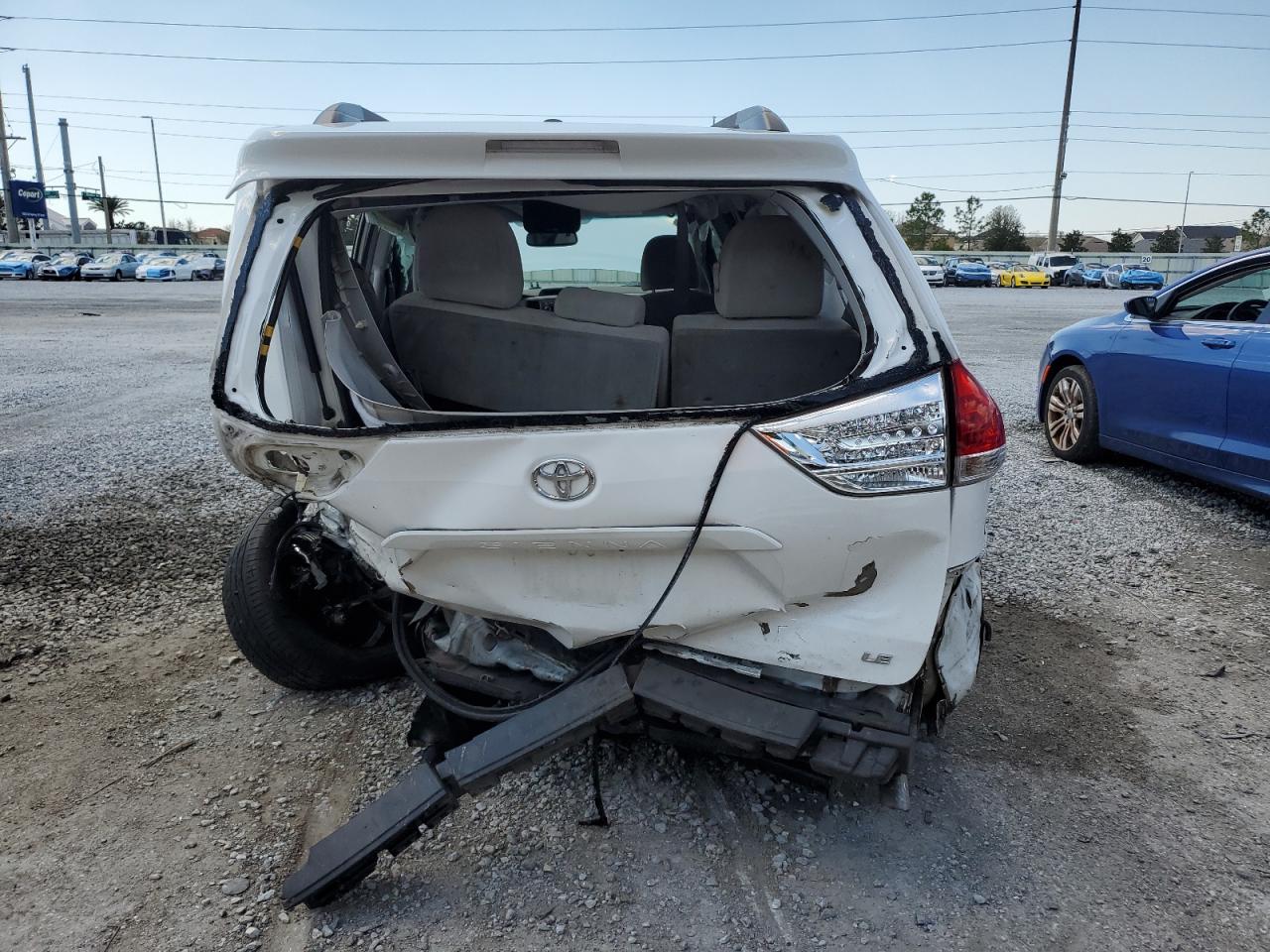 2013 Toyota Sienna - Image 6