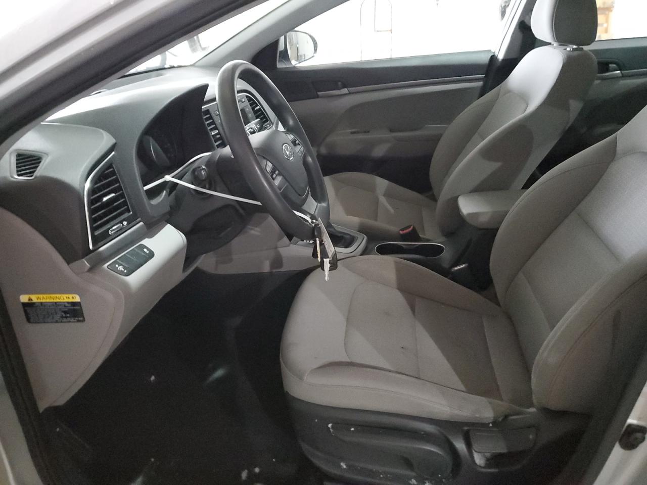 2017 Hyundai Elantra - Image 7