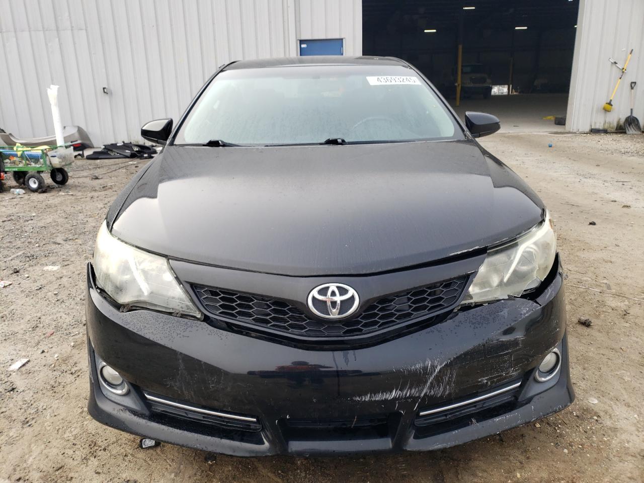 2014 Toyota Camry - Image 5