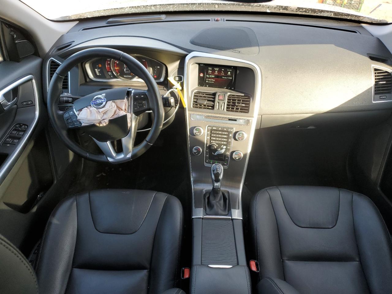 2016 Volvo XC60 - Image 8