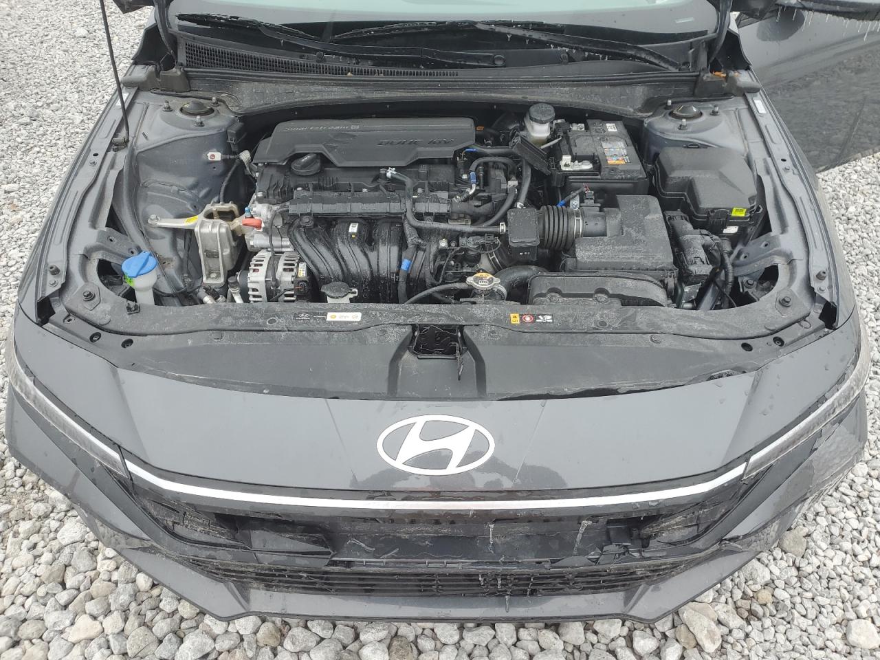 2024 Hyundai Elantra - Image 11