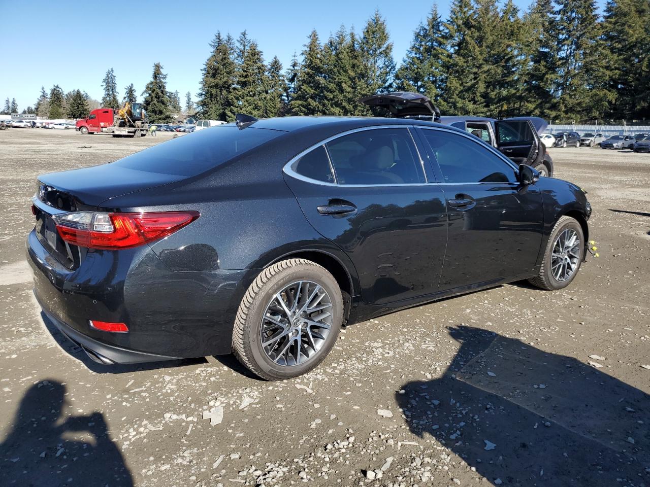 2017 Lexus ES - Image 3