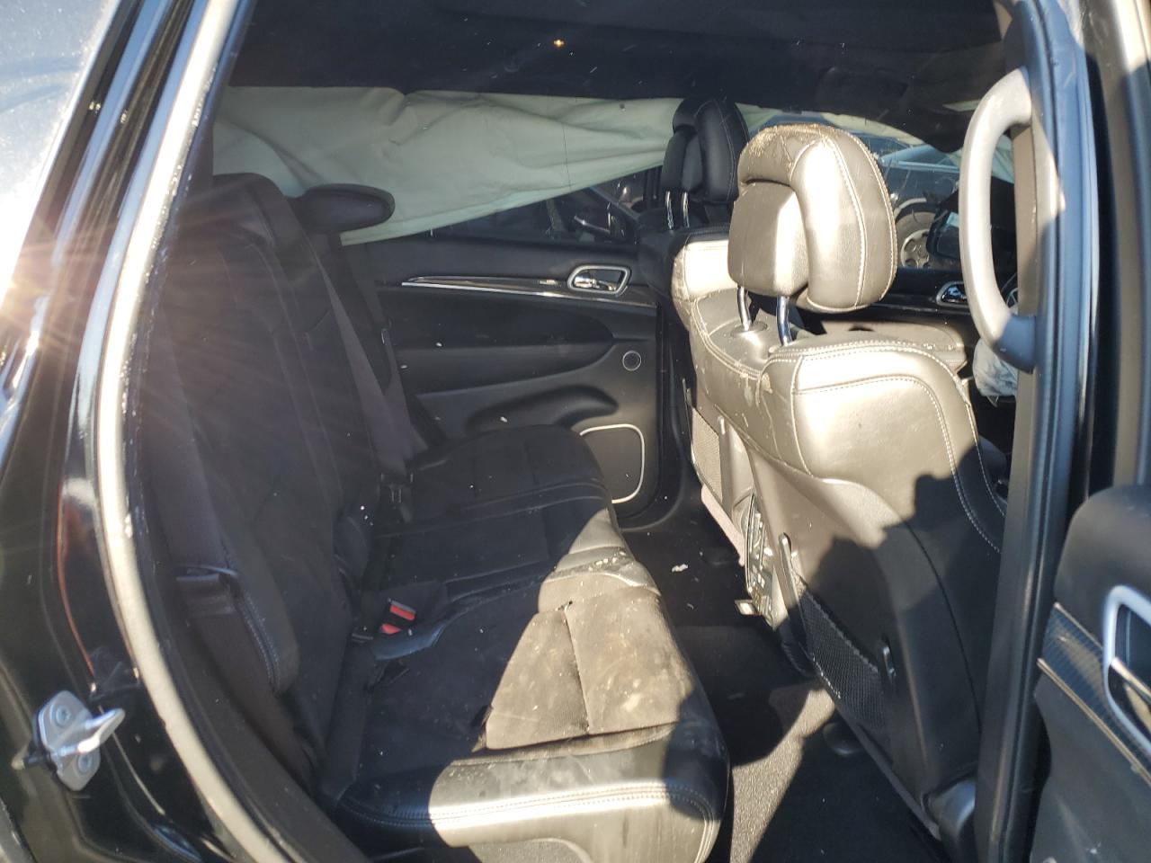 2020 Jeep Grand Cherokee - Image 10