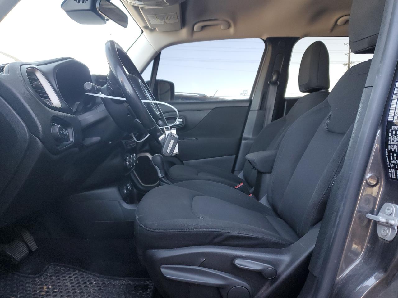 2017 Jeep Renegade - Image 7