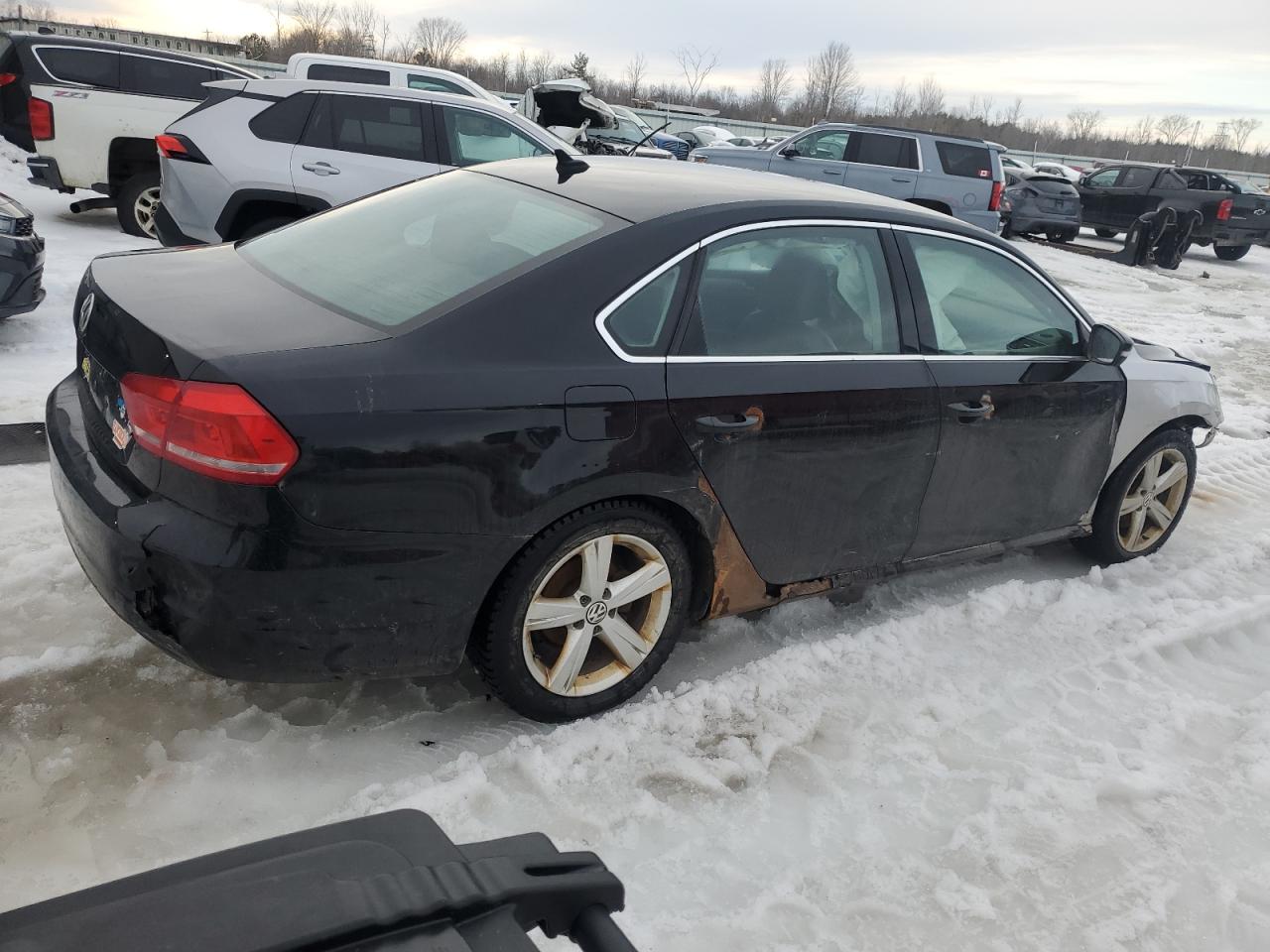 2014 Volkswagen Passat - Image 3