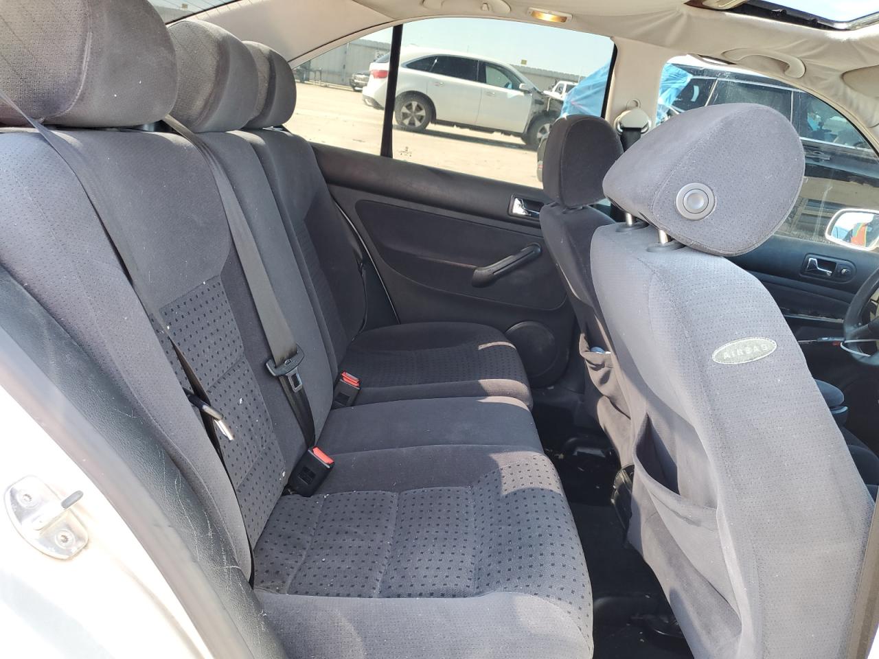2000 Volkswagen Jetta - Image 10