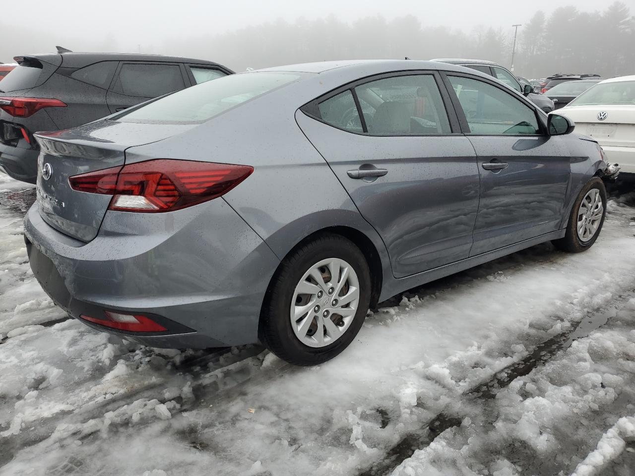 2019 Hyundai Elantra - Image 3