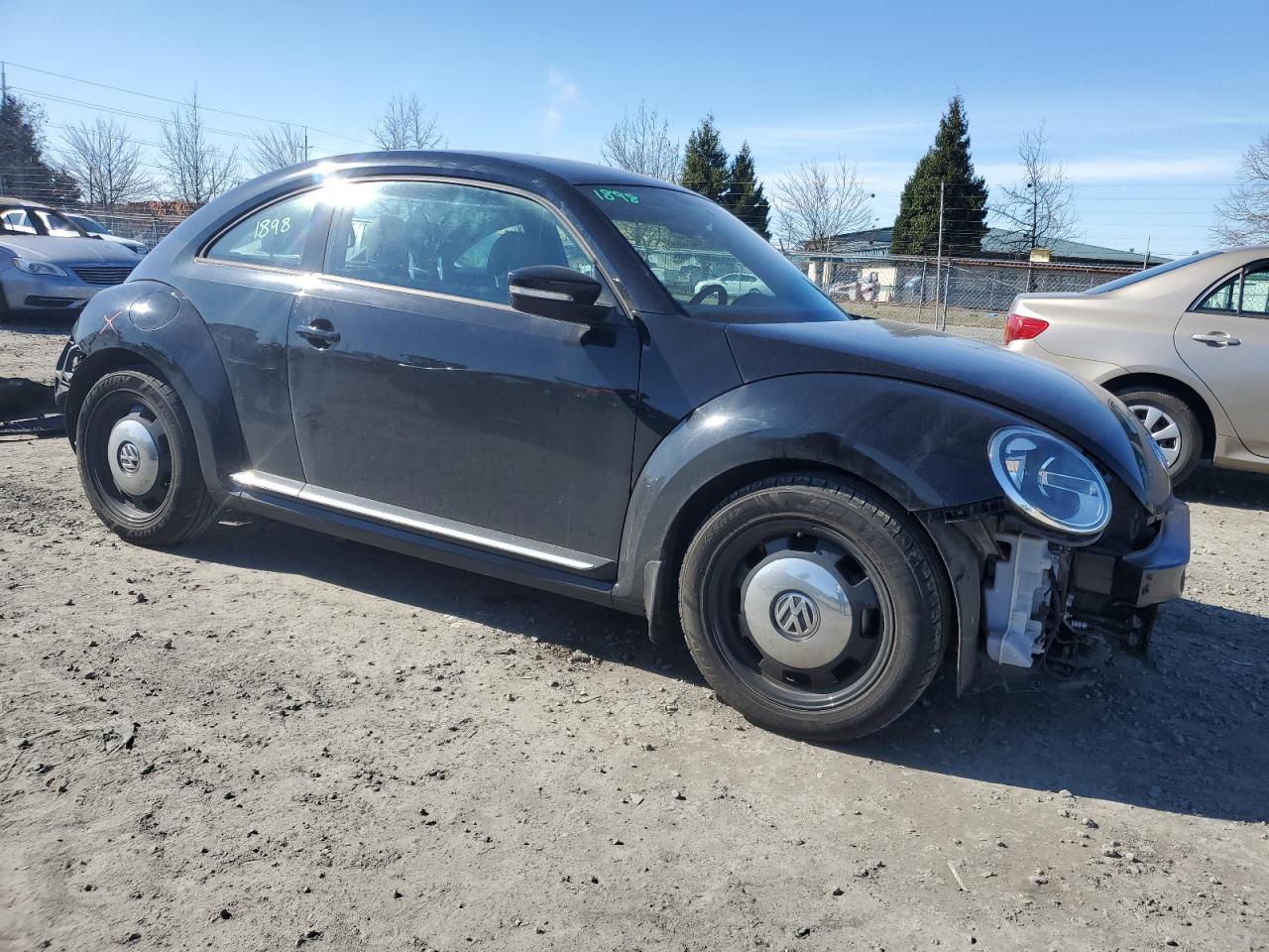 2014 Volkswagen Beetle - Image 4