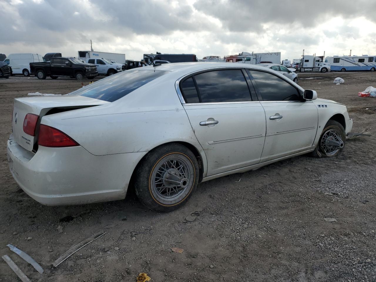2008 Buick Lucerne - Image 3