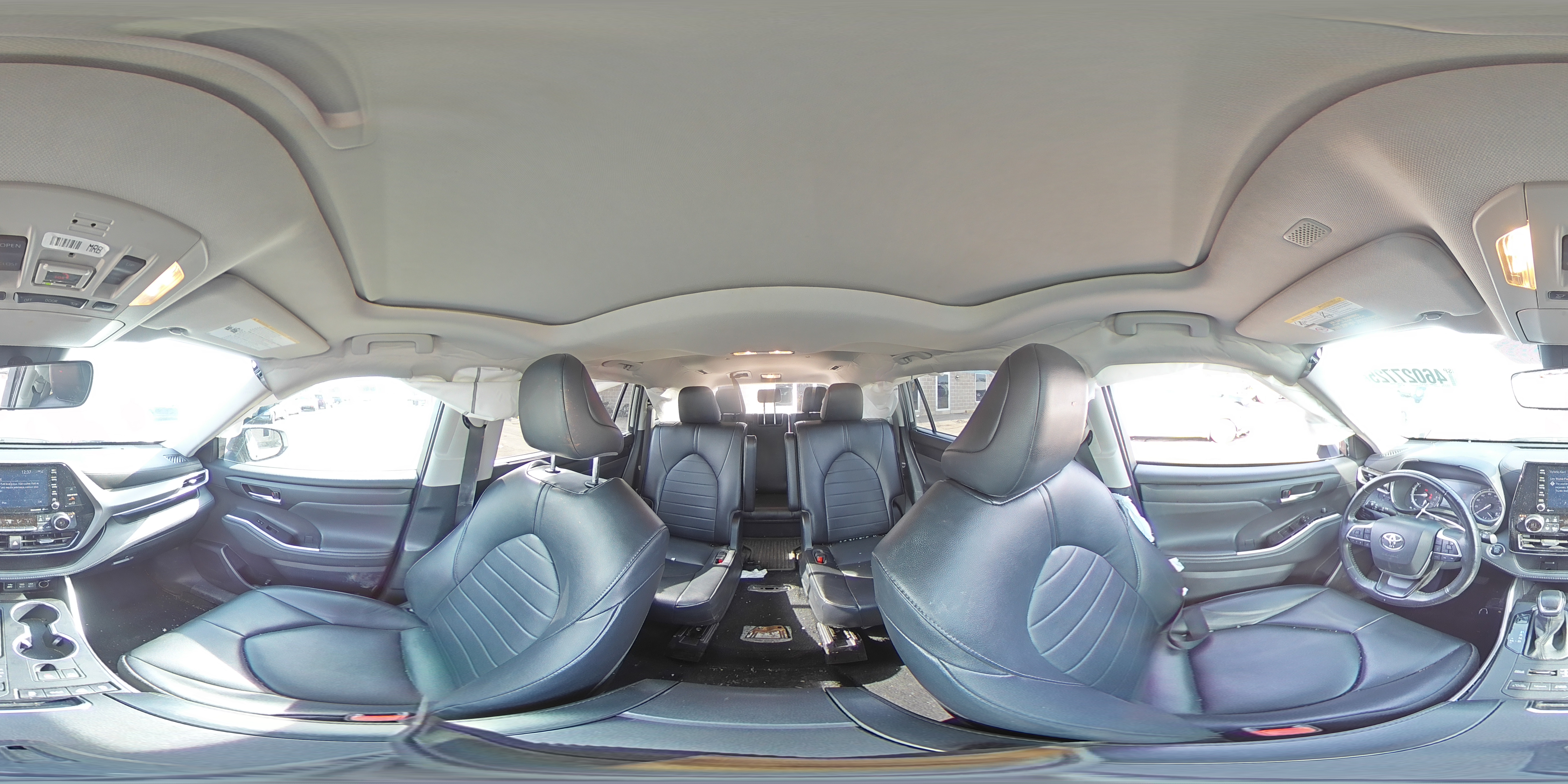 2022 Toyota Highlander - Image 14