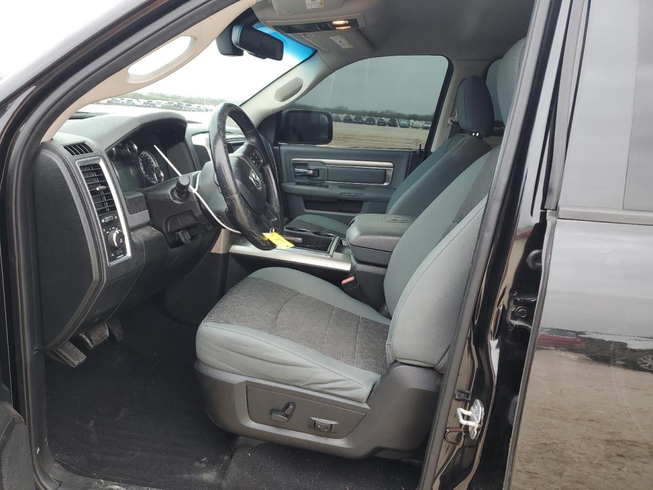 2015 RAM 1500 - Image 7