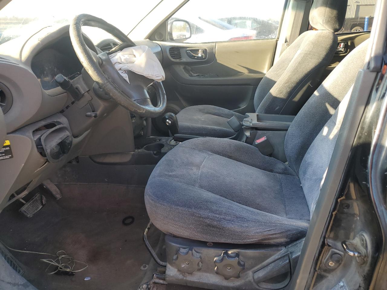 2004 Hyundai Santa Fe - Image 7