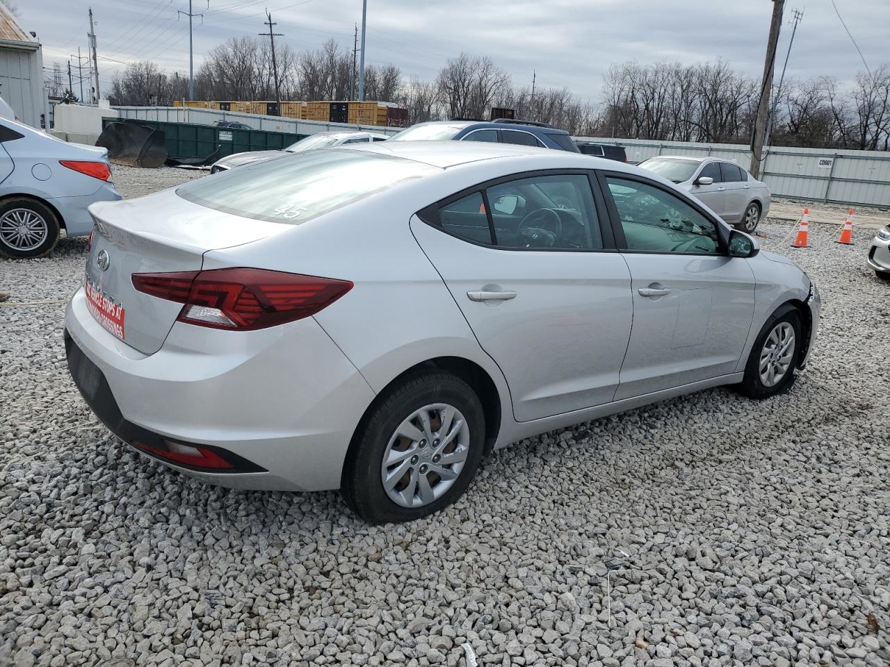 2019 Hyundai Elantra - Image 3