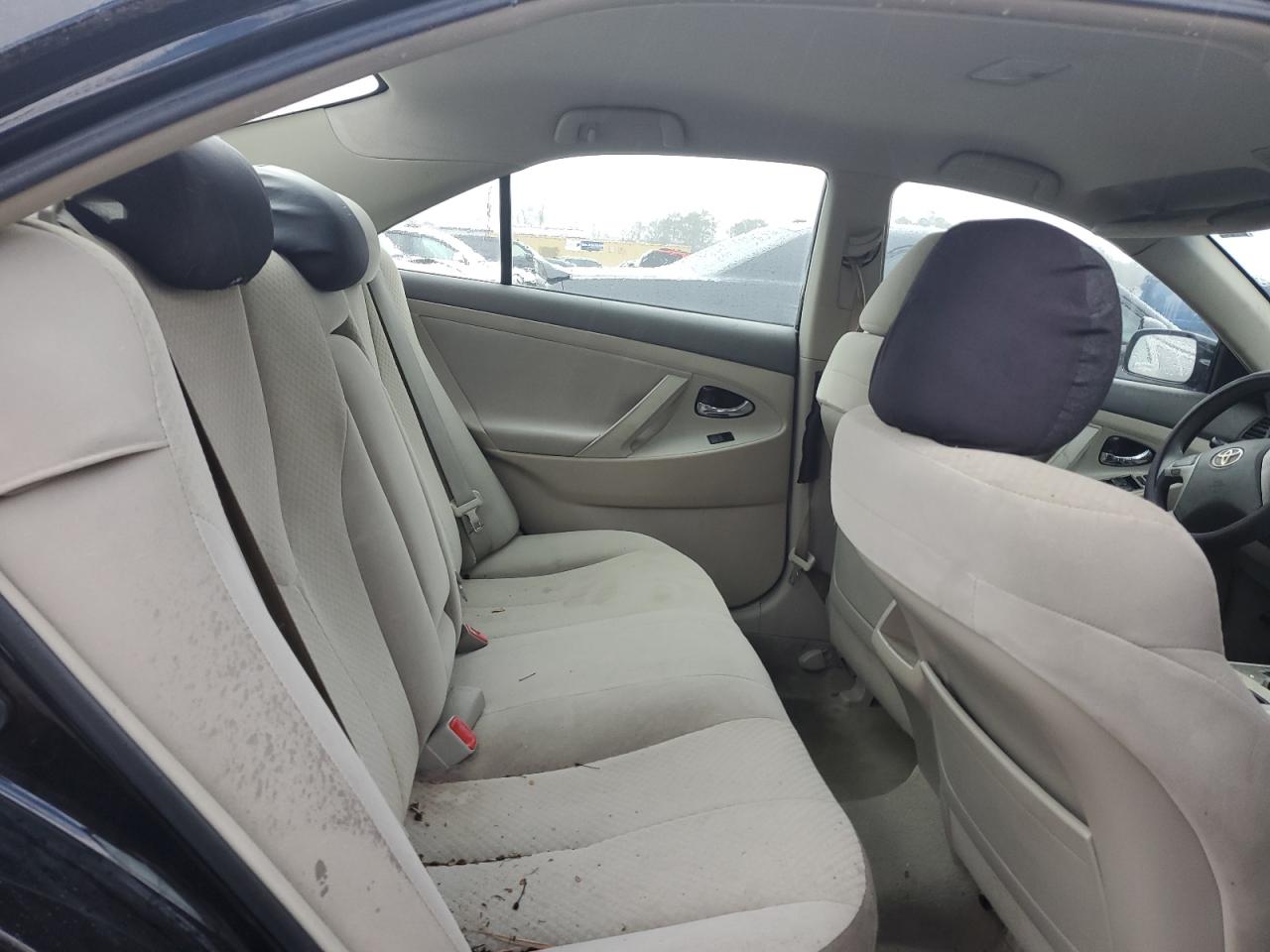 2009 Toyota Camry - Image 10