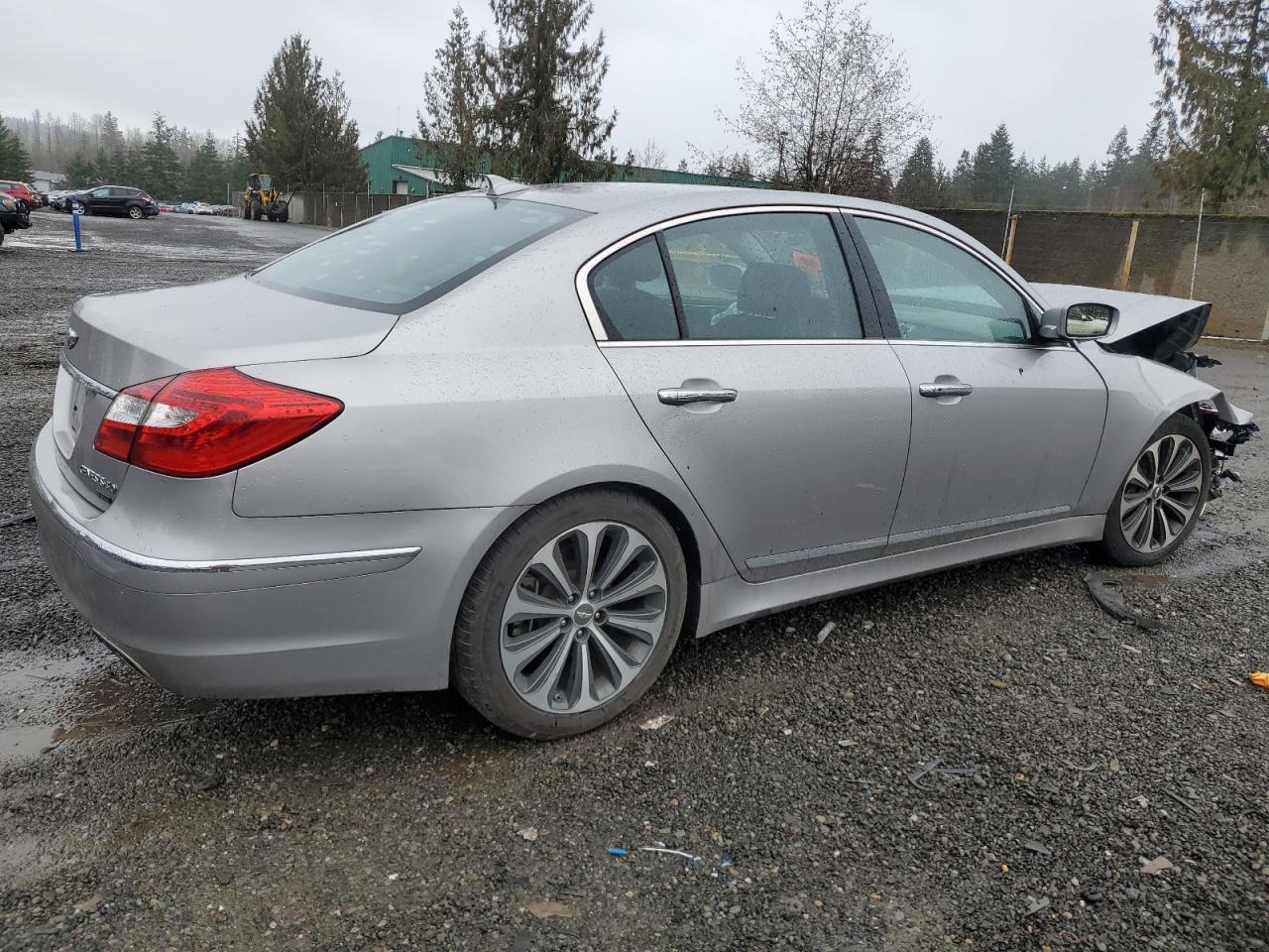 2013 Hyundai Genesis - Image 3