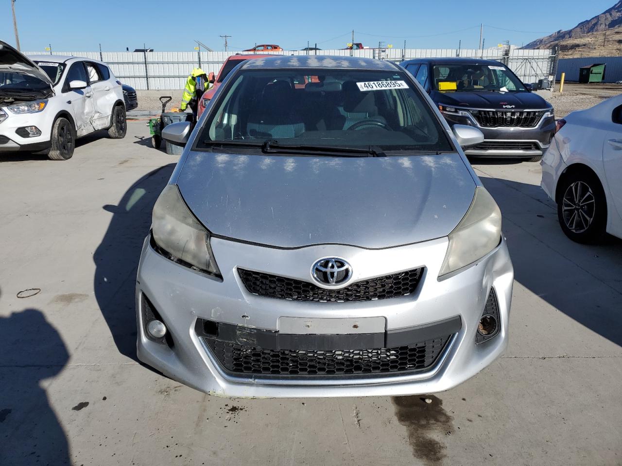 2014 Toyota Yaris - Image 5
