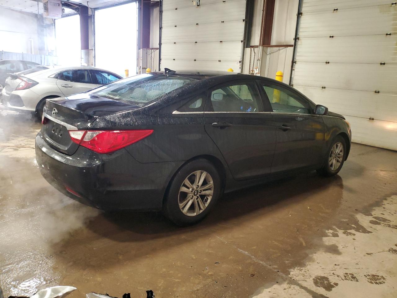 2013 Hyundai Sonata - Image 3