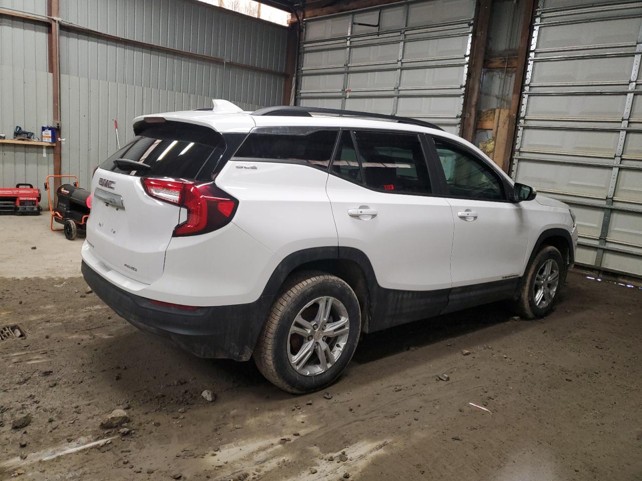2022 GMC Terrain - Image 3