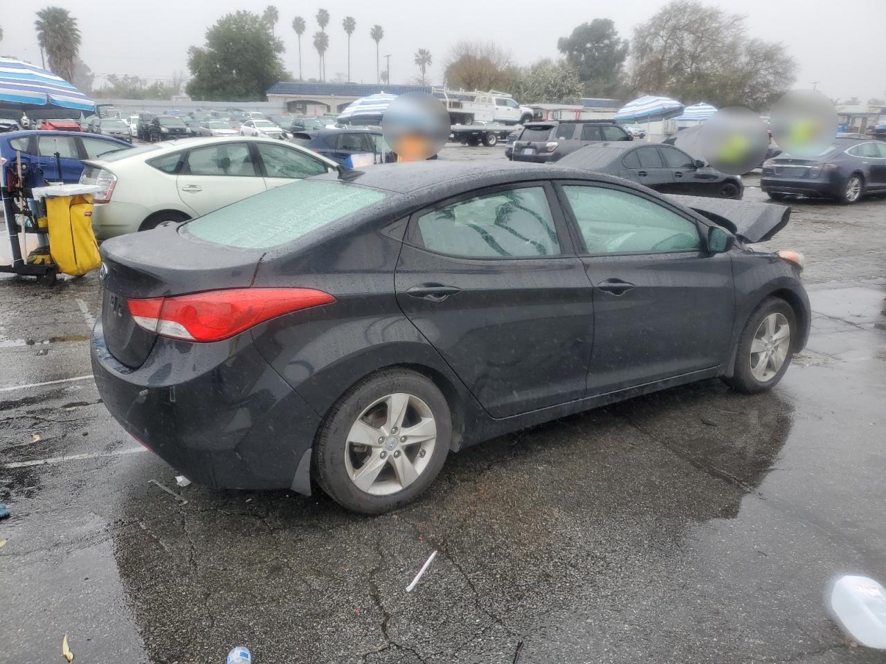 2013 Hyundai Elantra - Image 3
