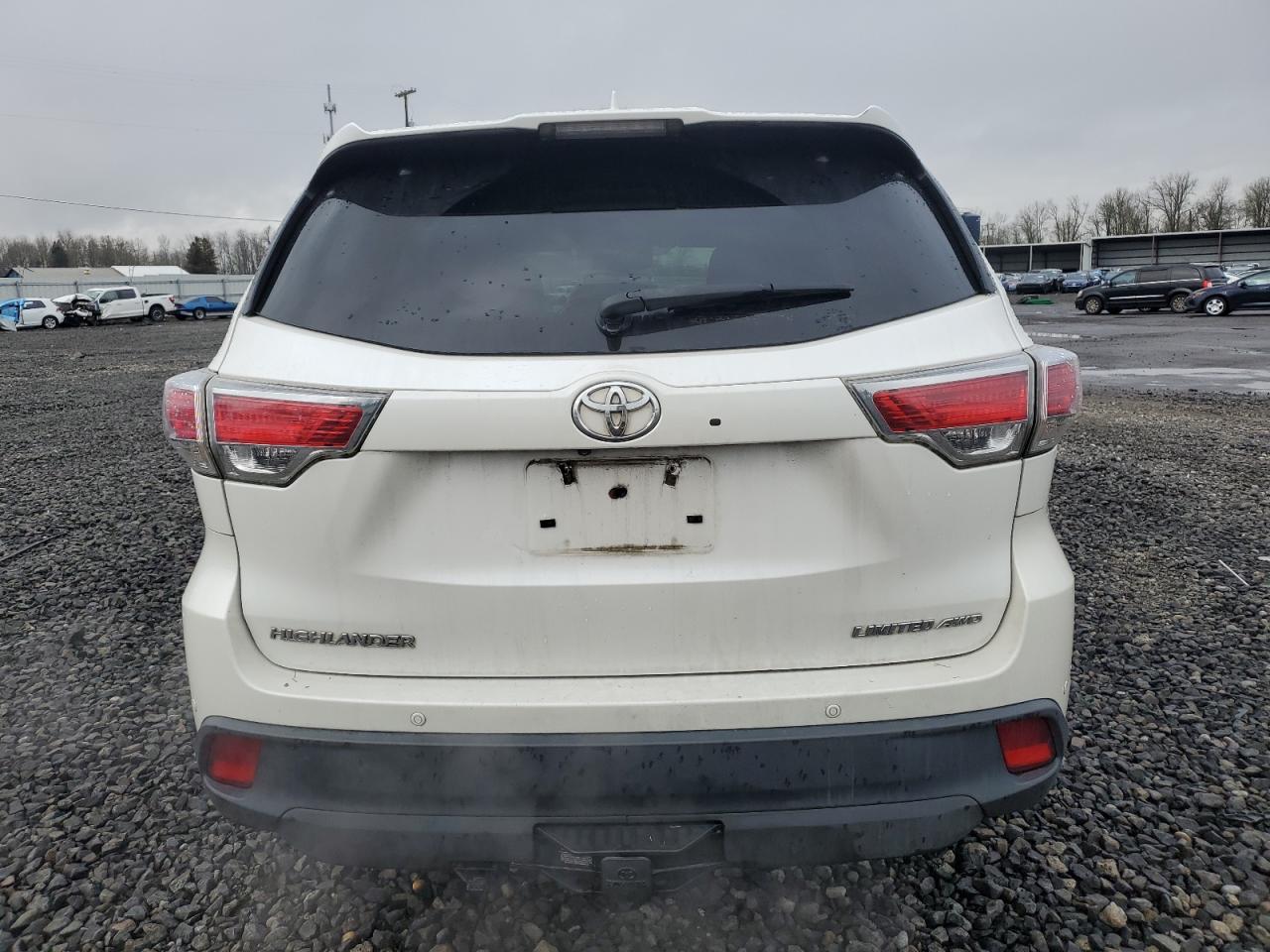 2015 Toyota Highlander - Image 6
