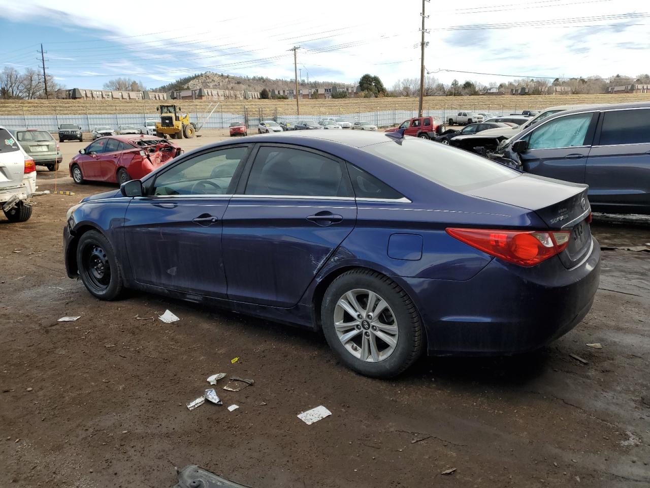 2011 Hyundai Sonata - Image 2