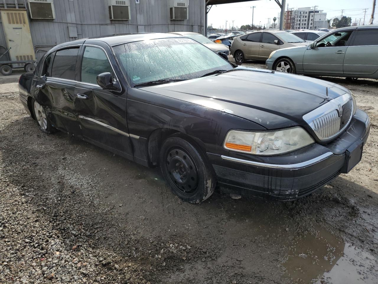 2011 Lincoln Town Car - Image 4