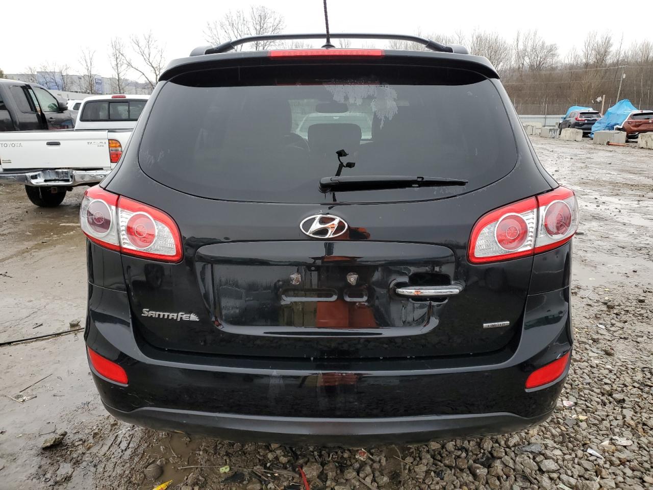 2012 Hyundai Santa Fe - Image 6