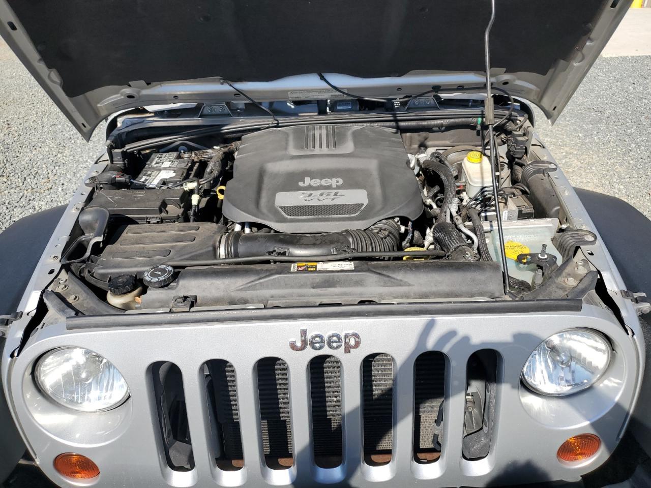 2012 Jeep Wrangler - Image 12