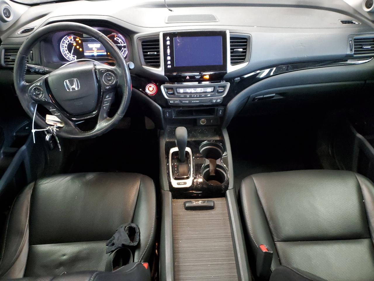 2017 Honda Ridgeline - Image 8