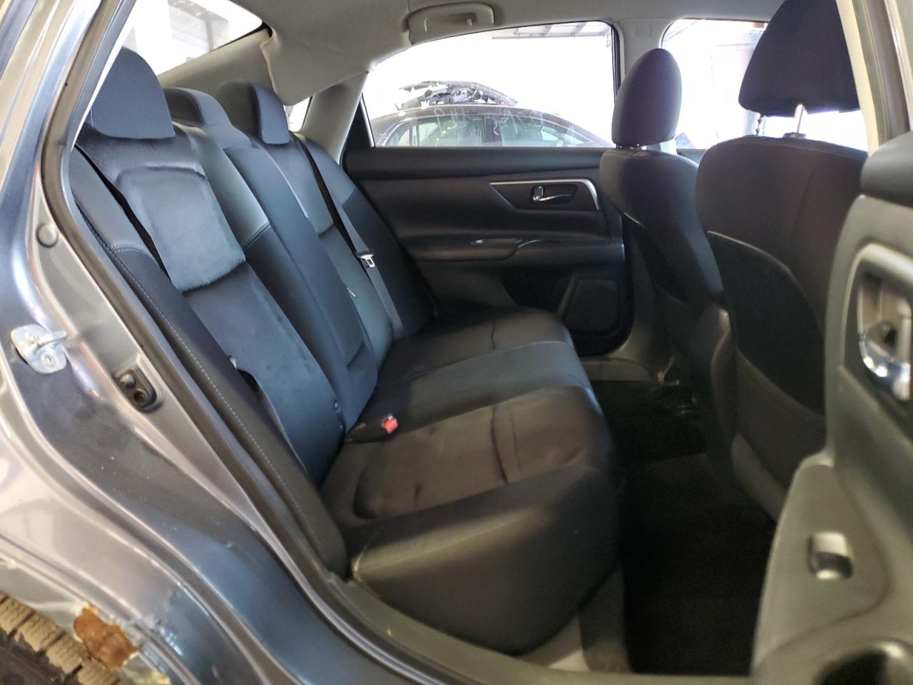 2017 Nissan Altima - Image 10