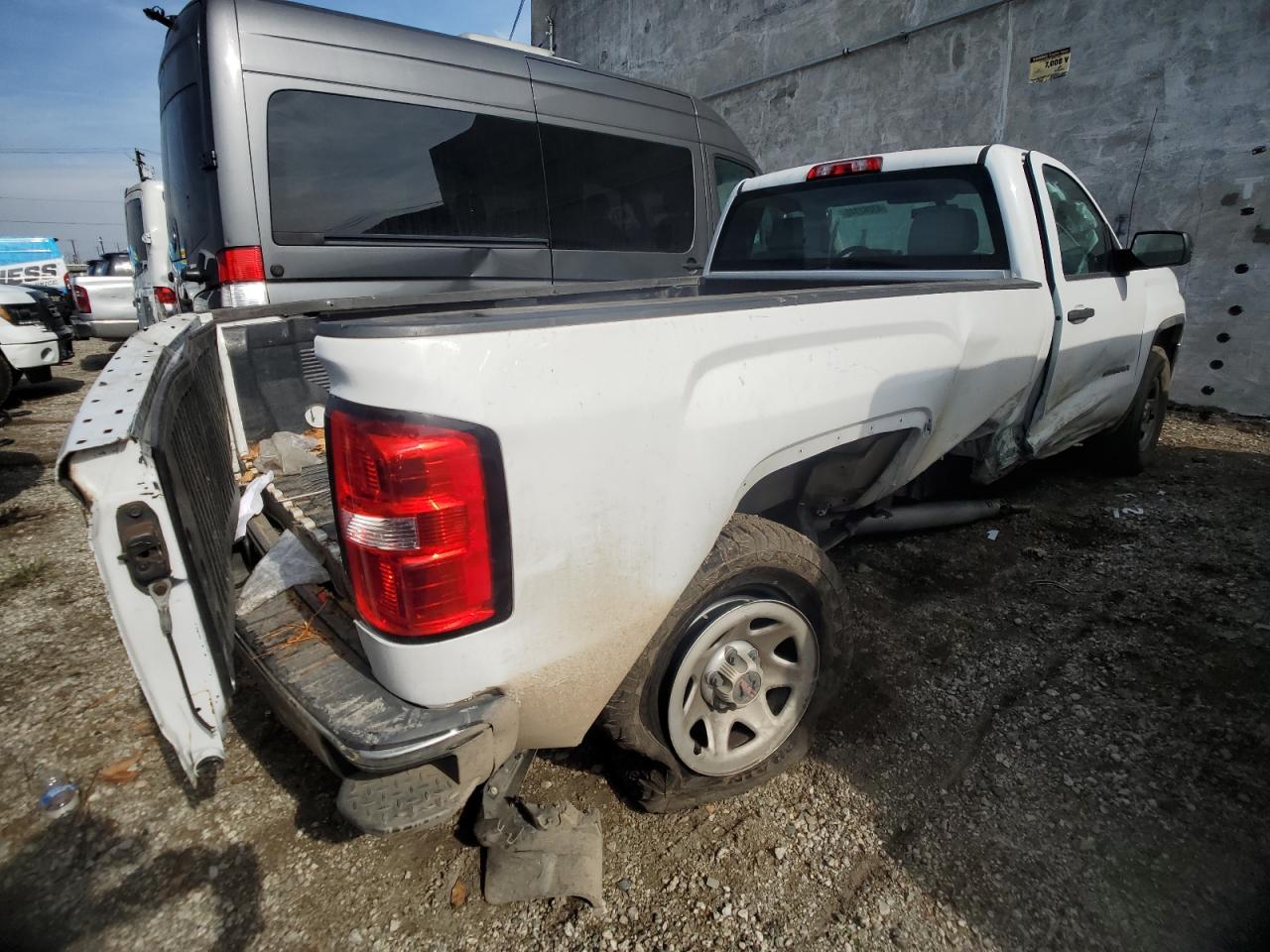2016 GMC Sierra - Image 3