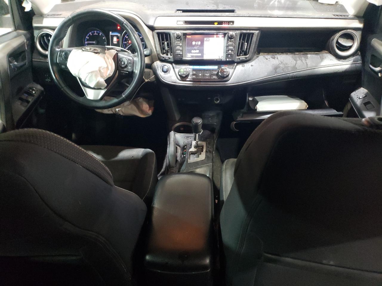 2017 Toyota RAV 4 - Image 8